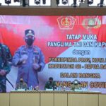 Kapolri Minta Terapkan Pendekatan Adat Istiadat Ajak Warga Papua Barat Isolasi di Isoter