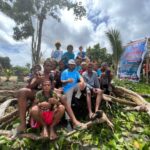 Beri Motivasi Anak Papua Jadi Peselancar Sukses, Filep Wamafma: Ingat Tetap Rajin Sekolah