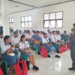 Filep Wamafma Beri Motivasi Pelajar SMAS Advent dan SMA YPK Oikumene Lanjut Pendidikan ke Perguruan Tinggi