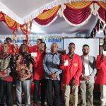 Dominggus Mandacan Bersama Filep Wamafma Serahkan Secara Simbolis Buku Rekening Beasiswa ke Mahasiswa STIH