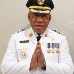 Bupati Wondama Apresiasi Dedikasi Dr. Filep Wamafma Bersama Alumni STIH Mencerdaskan Putra-Putri Pedalaman Papua