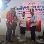 Senator Filep Bertemu DAP Mbaham Matta Dorong Peran Aktif Lembaga Adat Kawal Impelentasi Otsus Hingga DBH Migas